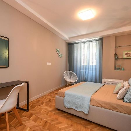 Luxury Modern Apartment By The Lake Salò Εξωτερικό φωτογραφία